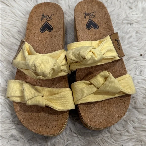 Reef Knotty Vista Hi Platform Sandals Yellow
Bow Cork Footbed Women's 7 - Picture 10 of 10